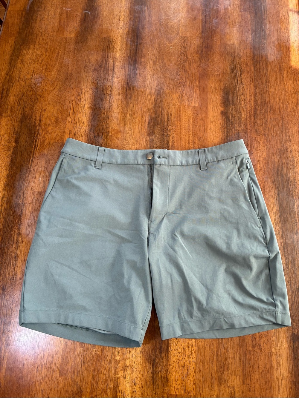 lululemon athletica Men's Olive Hybrid Shorts